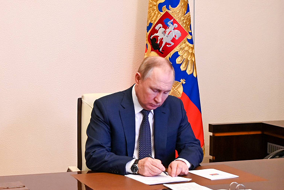 Путин подписал закон о санкциях для всех иностранцев, нарушающих права россиян