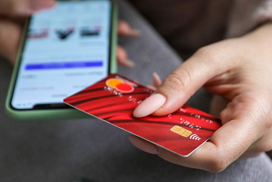Карты в фокус: мошенники предлагают обход ограничений Visa и Mastercard