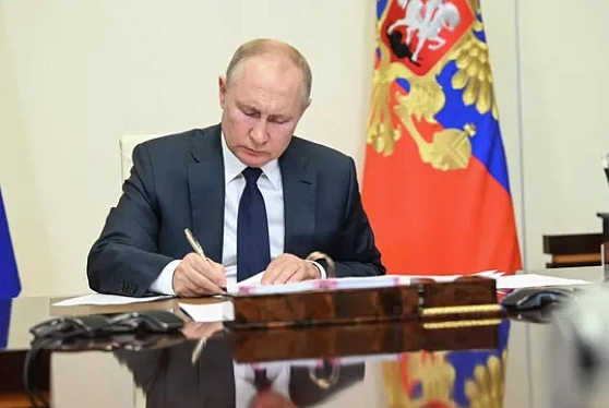Путин подписал указ о вопросах международных перевозок грузов